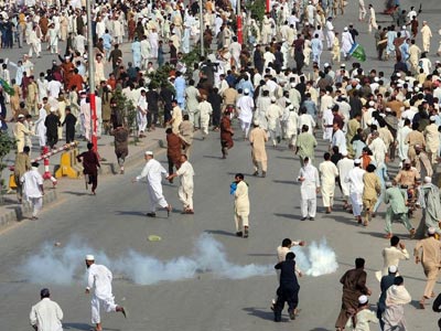 Πακιστάν: 15 νεκροί σε προεκλογική συγκέντρωση