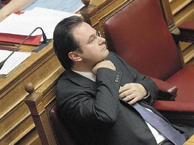 ΣΥΡΙΖΑ: Ποινική δίωξη στον Παπακωνσταντίνου