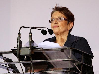 «Πρέπει να γλιτώσουμε από τα δεσμά της ΕΕ»