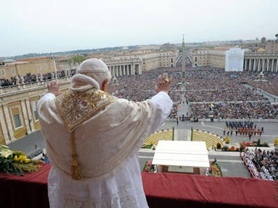 Η πρώτη μέρα μετά την παραίτηση του πάπα