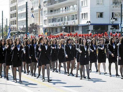 Κόντρα για τις παρελάσεις