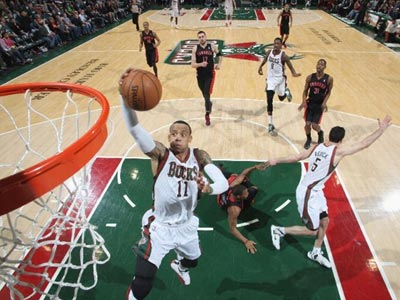 Αναβολή επειδή… γλιστρούσε το παρκέ