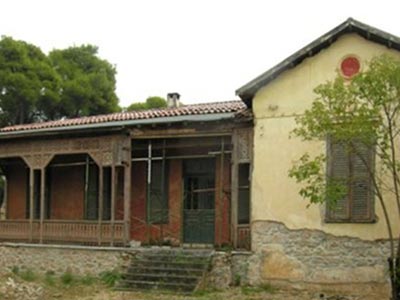 Η εφορία… γκρεμίζει το σπίτι του Παύλου Μελά