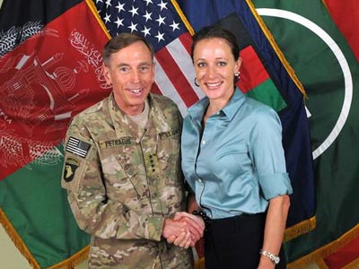 Ο Πετρέους λυπάται για την εξωσυζυγική του σχέση