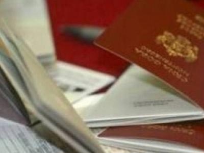 Συνελήφθησαν με πλαστά έγγραφα