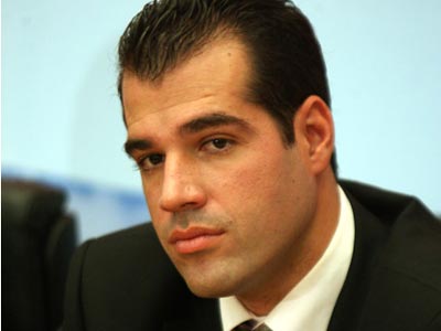 Πλεύρης: «Να απαγορευτεί κάθε συγκέντρωση μουσουλμάνων»