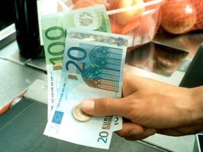 Αρνητικός πληθωρισμός έπειτα από 45 χρόνια