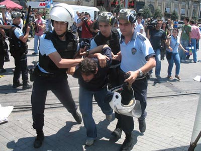 Τουρκία: 11 άτομα συνελήφθησαν και ανακρίνονται για τη δολοφονία Αμερικανίδας