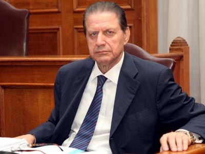 Το βιβλίο – απάντηση του Β. Πολύδωρα