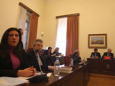 Αυλαία με ένταση στην Προανακριτική