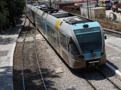 Στάση εργασίας σε τρένα και προαστιακό