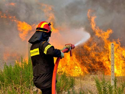 Πυρκαγιά απείλησε εργοστάσιο ελαιολάδου στη Σητεία