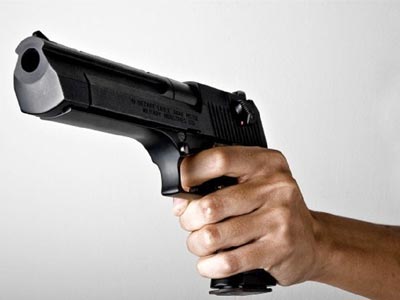 Τον πυροβόλησε για κτηματικές διαφορές