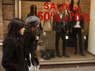 Εκπτώσεις στην Ιταλία – Διστακτικοί οι καταναλωτές
