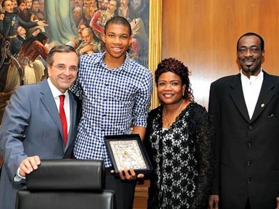 «Νεοναζί όσοι βρίζουν τον Αντετοκούνμπο»