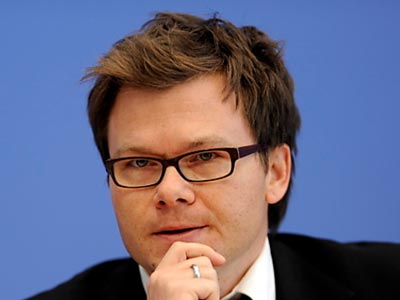 «Η Μέρκελ πρέπει να κρατήσει την Ελλάδα στο ευρώ για να μη χαθούν τα χρήματα των Γερμανών»