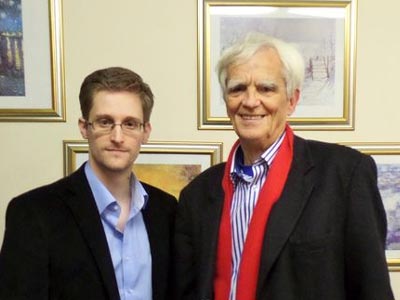 Έτοιμος να καταθέσει για τις παρακολουθήσεις στη Γερμανία ο Σνόουντεν