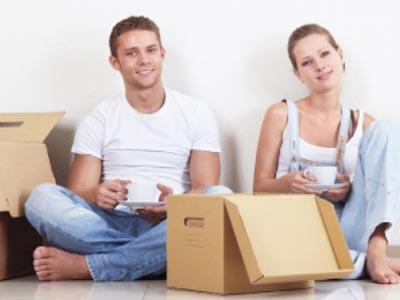 Επιστροφή στο σπίτι για νέους και ανέργους