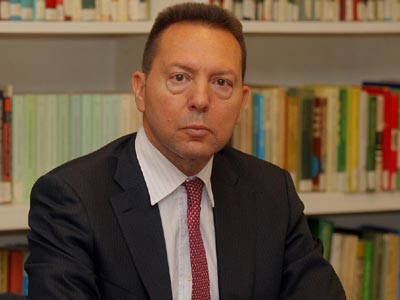 «Απαντήστε, κύριε Στουρνάρα»