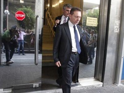 ΤΩΡΑ: Με την τρόικα συναντάται ο Στουρνάρας