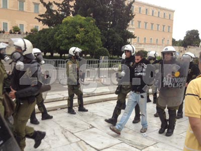 Στον εισαγγελέα οι 24 συλληφθέντες για τα χθεσινά επεισόδια