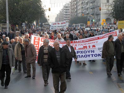 Στους δρόμους οι συνταξιούχοι στη Θεσσαλονίκη