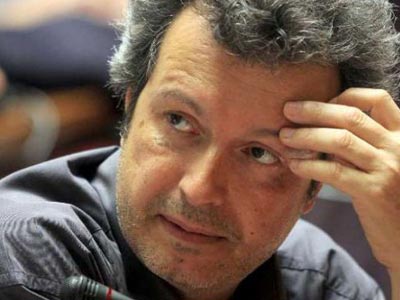 «Η ΝΔ κλείνει το μάτι στη Χρυσή Αυγή»