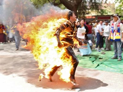 Θιβετιανός αυτοπυρπολήθηκε στην Κίνα