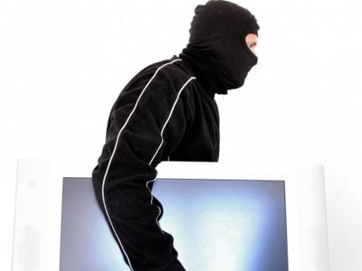 Έκλεψε τηλεόραση και τη μετέφερε πεζός!