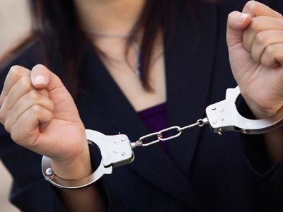 Φυλάκιση 25 ετών σε υπάλληλο τράπεζας