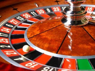 Συνέλαβαν 14 άτομα σε καφενείο – καζίνο