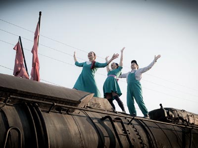 «Τα Παιδιά που Βλέπουν τα Τρένα… να Πετούν!»