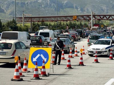 Αυξημένα μέτρα της τροχαίας για το τριήμερο Αυξημένα μέτρα της τροχαίας για το τριήμερο