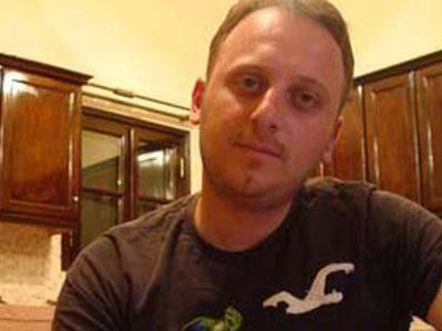 Διεγράφη από τη Χρυσή Αυγή επειδή παντρεύτηκε Τουρκάλα