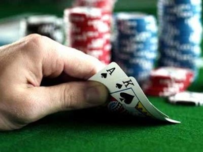 Από την τσόχα κατευθείαν στο τμήμα