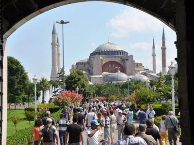 Εμφύτευση μαλλιών μαζί με τουρισμό προσφέρει η Τουρκία Εμφύτευση μαλλιών μαζί με τουρισμό προσφέρει η Τουρκία