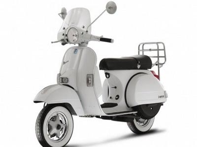 Έπεσε από τη βέσπα ο βουλευτής