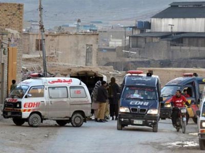 Πακιστάν: Βομβιστική επίθεση σε αυτοκινητοπομπή που μετέφερε πολιτικό