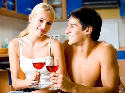 Γιατί το κρασί μας κάνει να αισθανόμαστε σέξι;