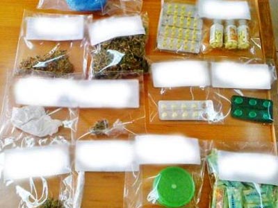 Πατέρας και γιος με χάπια και χασίς