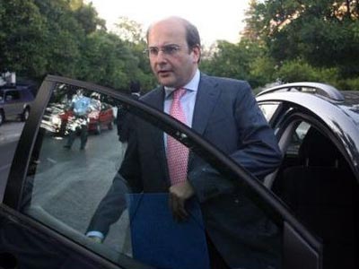 Στο Μαξίμου ο Χατζηδάκης