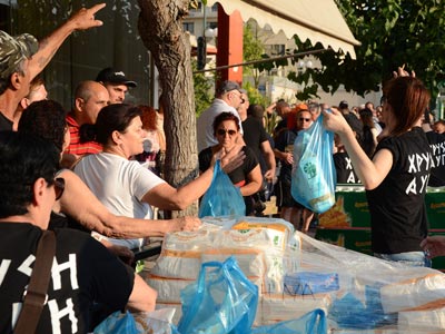 Θάσος: Δεν επέτρεψαν σε μέλη της Χρυσής Αυγής να μοιράσουν τρόφιμα