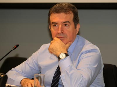 Πατέρας για πέμπτη φορά ο Χρυσοχοΐδης