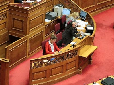 Υπάλληλοι της Βουλής: «Δεν ανήκουμε στα ρετιρέ»