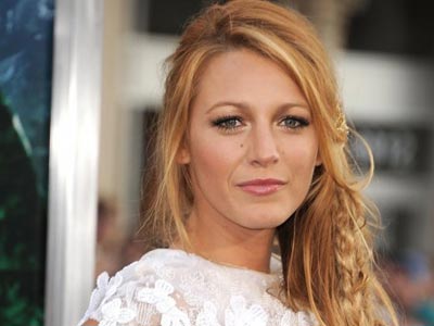 Blake Lively: Πώς διατηρεί τα μαλλιά της λαμπερά;