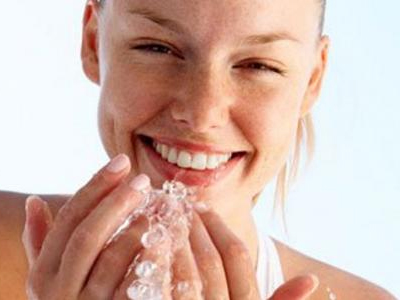 Ντεμακιγιάζ: Το μυστικό μιας υγιούς επιδερμίδας