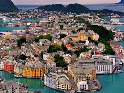 Μαζική μετανάστευση Ελλήνων στη Νορβηγία για δουλειά Μαζική μετανάστευση Ελλήνων στη Νορβηγία για δουλειά