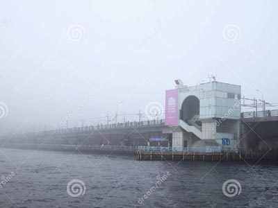 Έκλεισαν τα Στενά του Βοσπόρου εξαιτίας της πυκνής ομίχλης