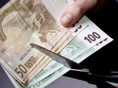 Άνεργη απαλλάχθηκε πλήρως από την καταβολή δόσεων σε τράπεζες