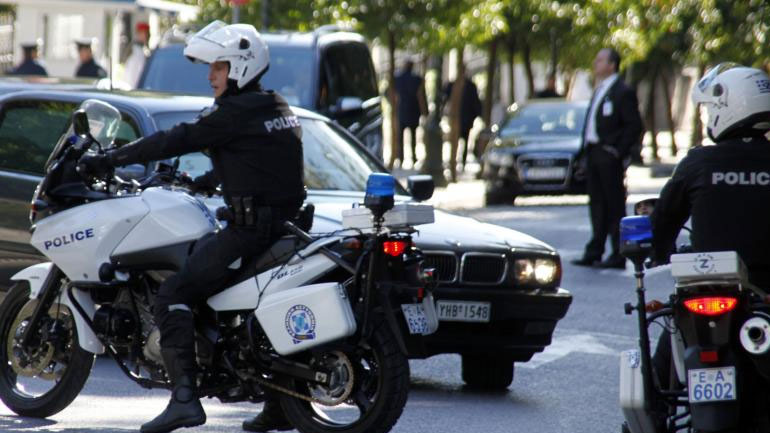 Νέα Σμύρνη: Τέσσερις προσαγωγές έξω από τράπεζα